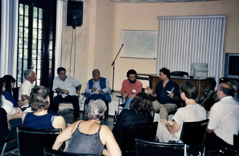 2002, Havanna, Vortrag im Haus der Journalisten, (v.l.) José Papiol, Olivia Martinez, Alfredo Rostgaard und Potrille.
