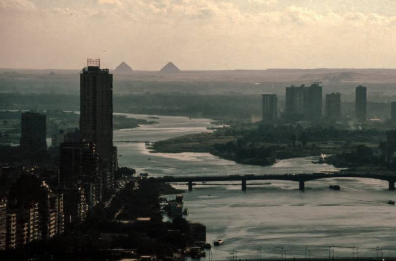 1994; Kairo, Blick auf Gizeh.