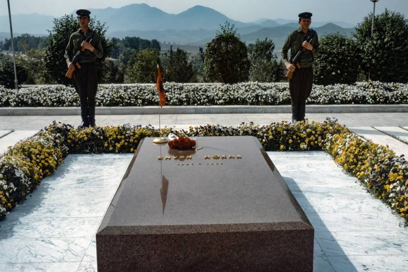 1987, Grab von Enver Hoxha.