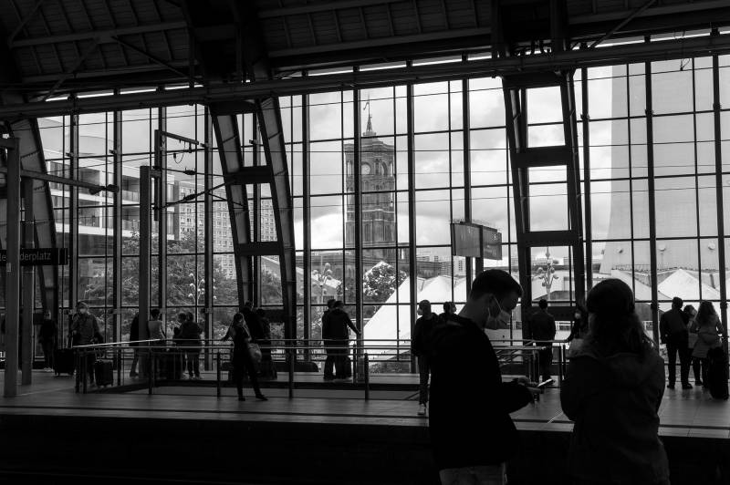 Berlin, Haltestelle Alexanderplatz.