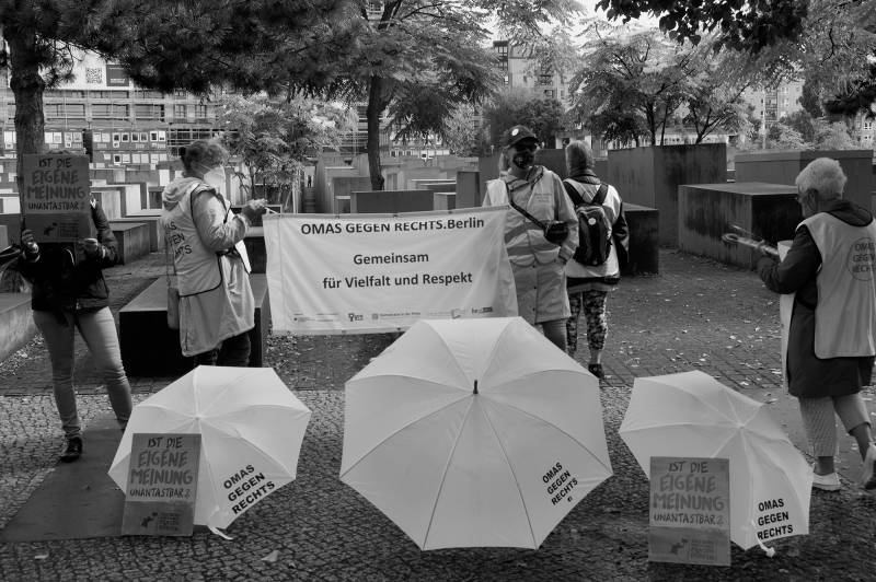 Berlin, Demonstration am Holocaust Denkmal.