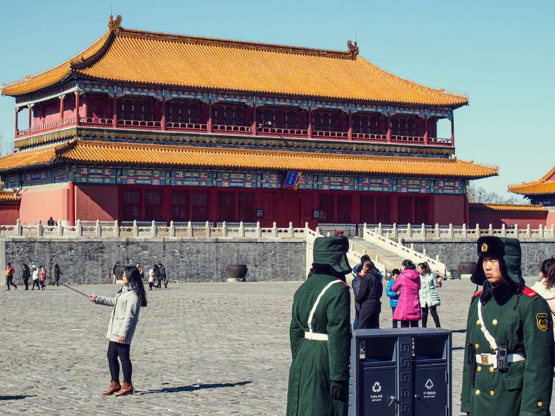 2016, Die Verbotene Stadt ist eine Palastanlage im Zentrum Beijings. Dort lebten und regierten die chinesischen Kaiser der Dynastien Ming und Qing. Der einfachen Bevölkerung war der Zutritt verwehrt, darum der Namen Verbotene Stadt erklärt.
