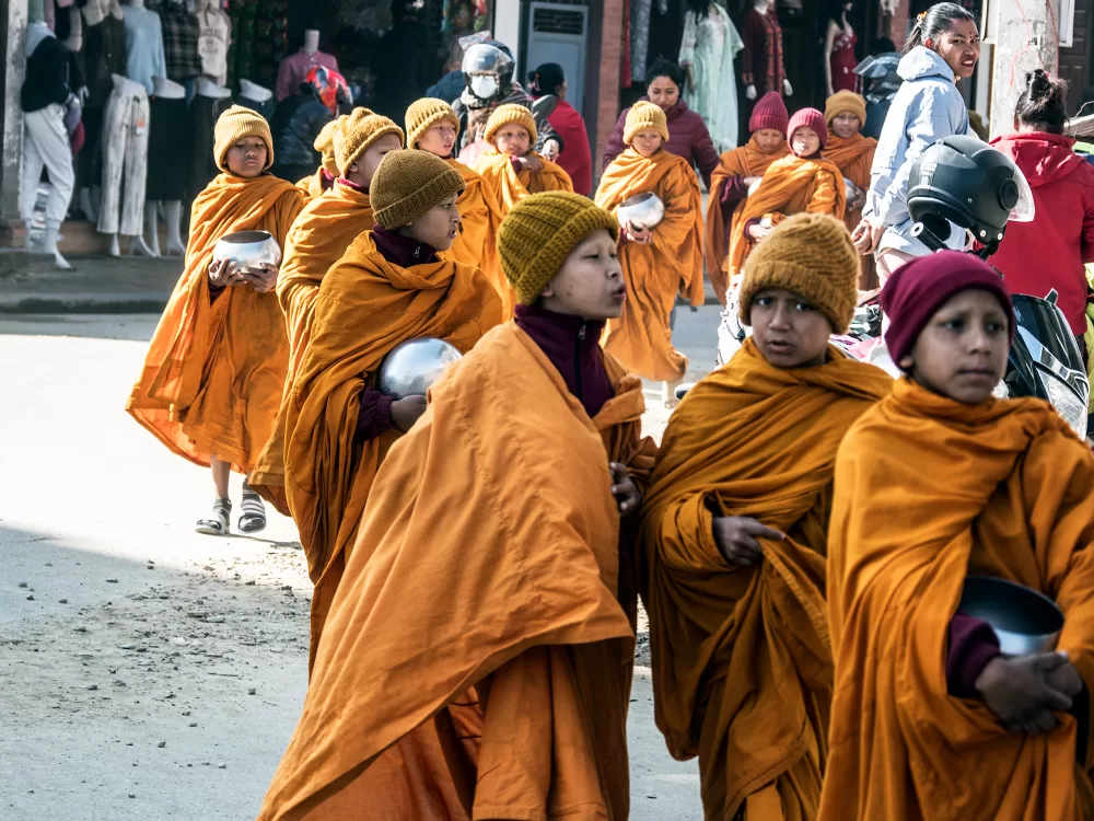 2024, Nepal, Bhaktapur, Bettelmönche.