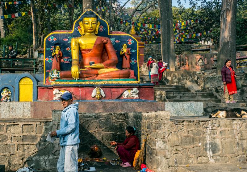 2024, Nepal, Kathmandu, Weg auf die Swayambhunath Stupa.