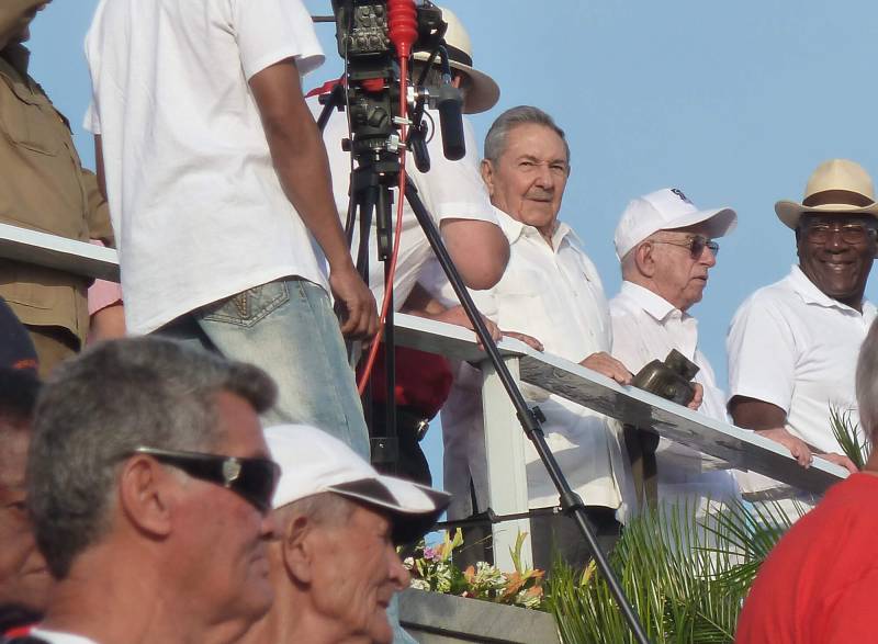2014, Havanna, Raúl Castro an der 1.-Mai-Demonstration.