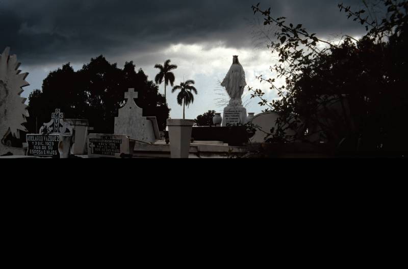 1977, Friedhof in Havanna.