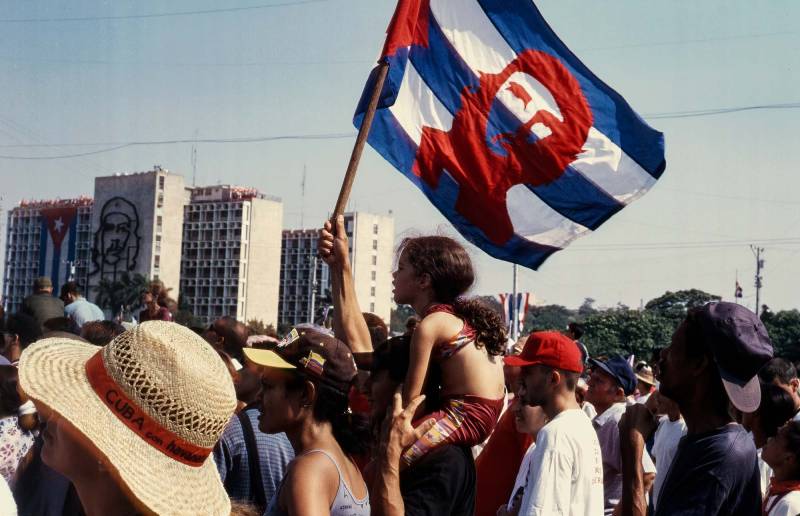 1986, Havanna. 1.-Mai-Demonstration, Che ist omnipräsent.