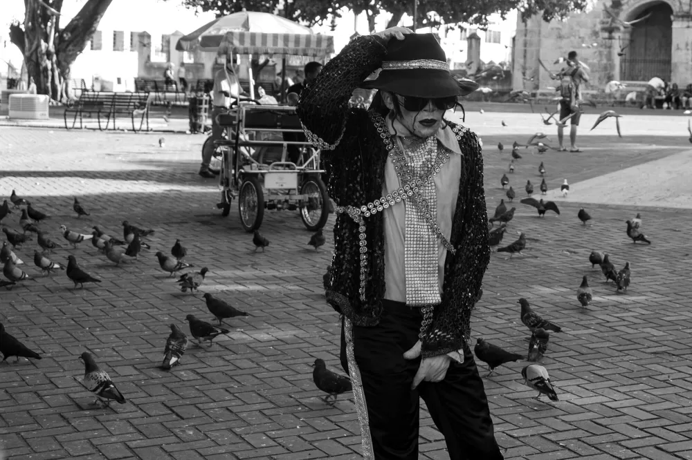 2019, Michael Jackson-Double im Plaza Colón.