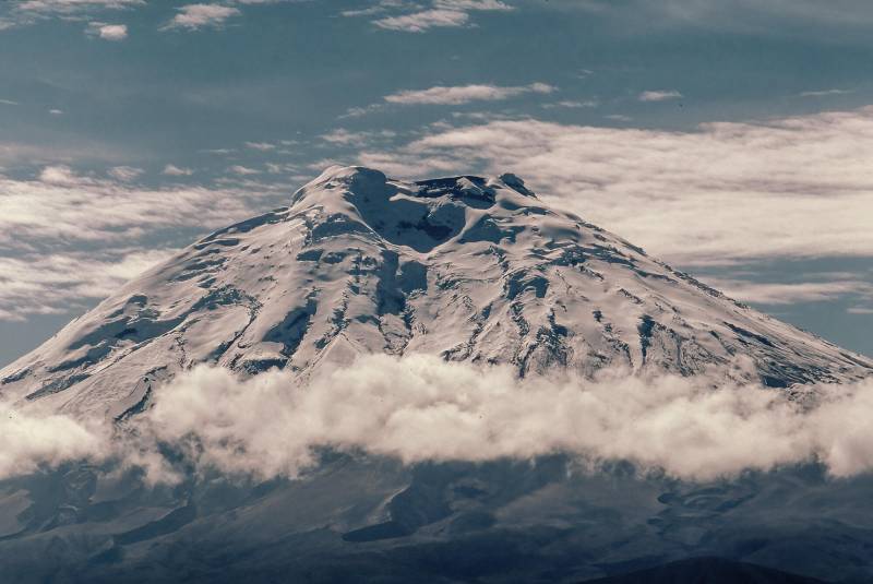 1986, der Cotopaxi (5897 m) ist der zweithöchste Berg Ecuadors.