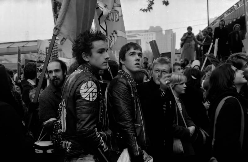 1981, London, Punks an der Friedensdemonstration.