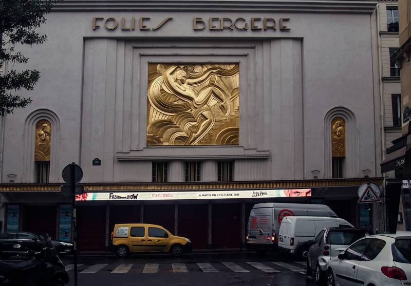 2010, Paris, Folies Bergère, Art-déco-Varietétheater und Kabarett.