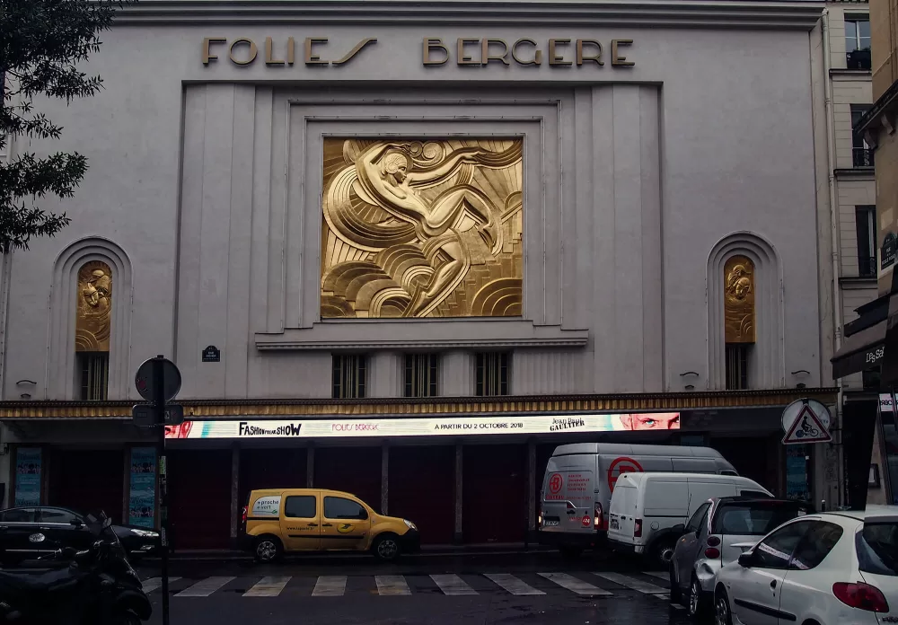 2010, Paris, Folies Bergère, Art-déco-Varietétheater und Kabarett.