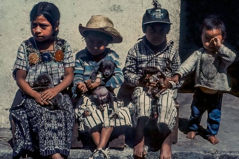1989, Begegnung am Atitlán-See.