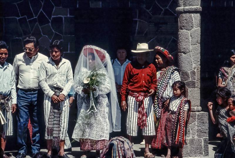 1989, Heirat eines indigenen Paares.
