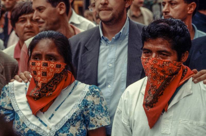 Venedig, Demonstration mit Vertretern/-innen des EZLN von Mexico.