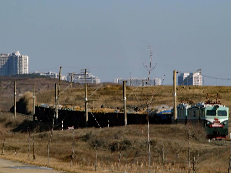 2016, die Eisenbahn in Nordkorea ist das wichtigste Transportmittel.