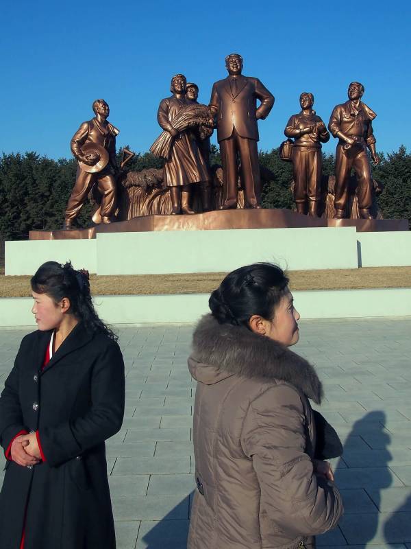 2016, Monument in einer kooperativen Farm.