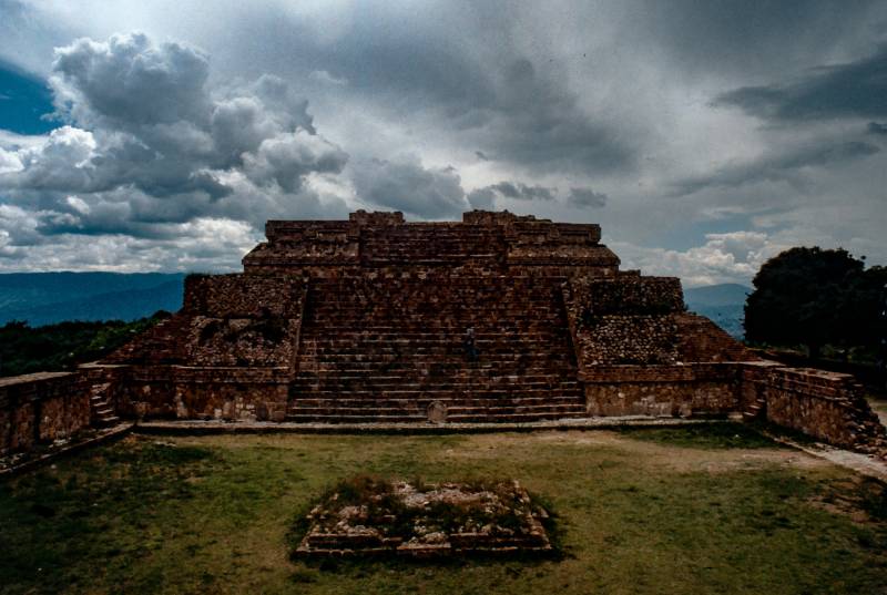 1983, Oaxaca, Monte Alban