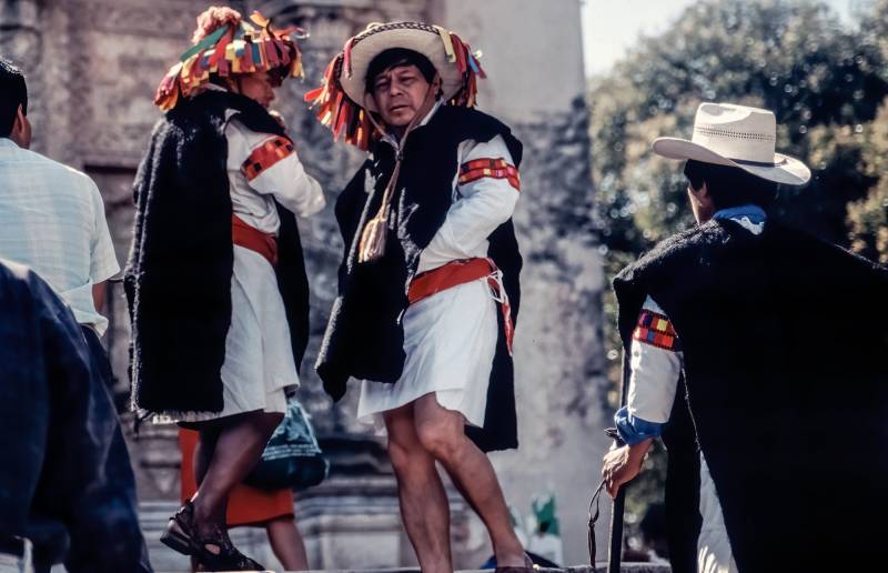 1996, die meisten Indigenen sprechen vor allem Tzeltal oder Tzotzil.