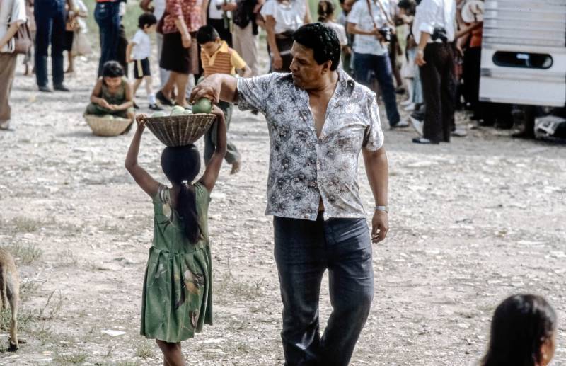 1991, Yucatán, Orangendieb ertappt.