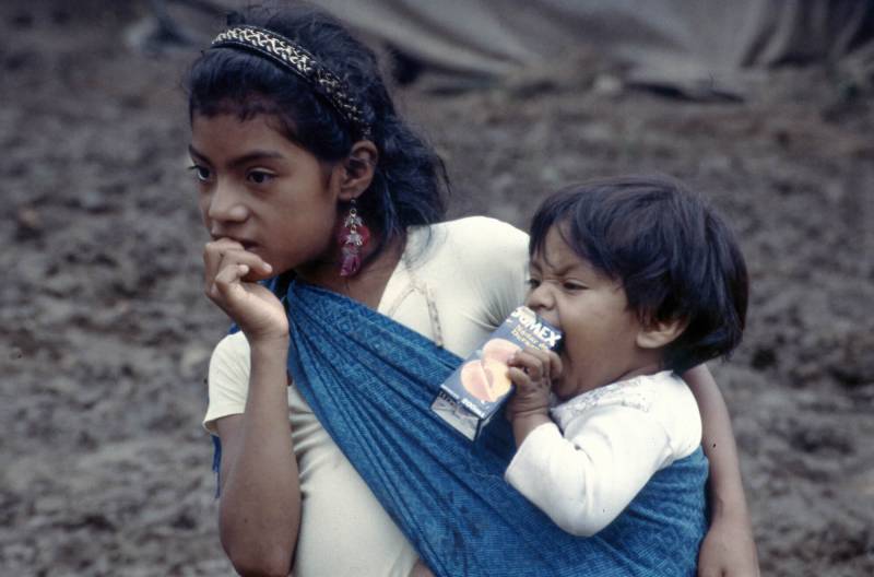 1996, Kinder einer indigenen Gemeinde in Chiapas.
