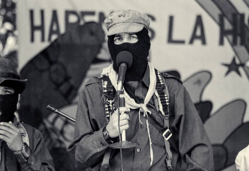 1996, der maskierte Subcomandante (Insurgente Marcos).