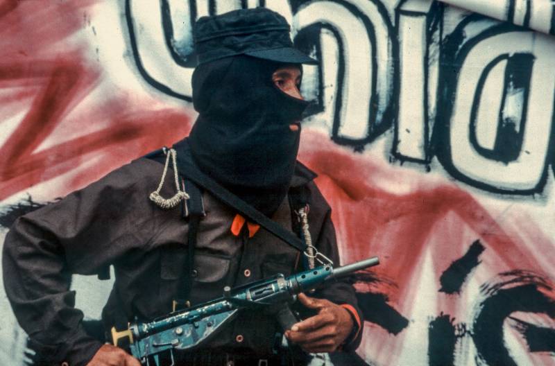 1996, EZLN-Kämpfer im lakonischen Urwald.
