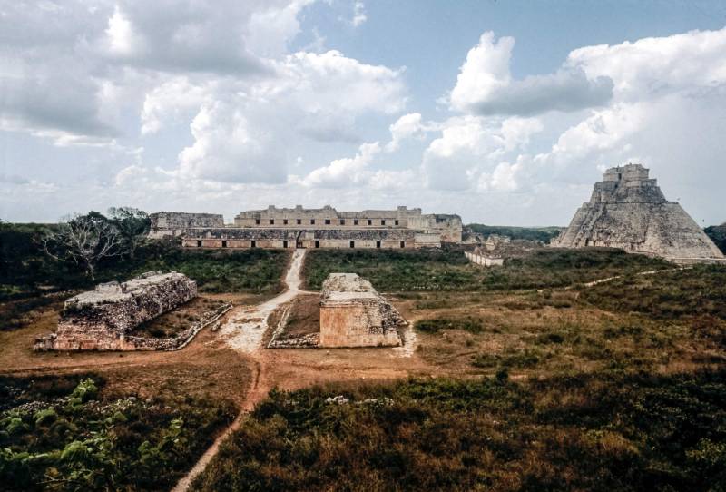 1983, Uxmal, Blick auf die Wahrsager-Pyramide.