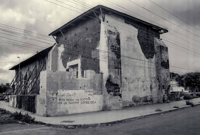 1983, Mauergraffiti «diese Kirche wurde von der Somoza-Garde zerstört».