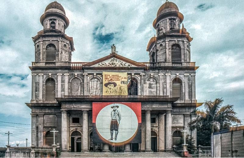 1983, Managua, alte Kathedrale Santiago, beim Erdbeben 1972 wurde sie stark beschädigt.