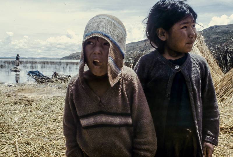 1984, Uros, ethnische Gruppe Indigener am Titicaca-See.