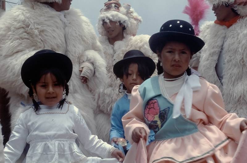 1985, Puno, Strassenparade während des Karnevals wird.