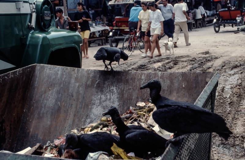 1987, Iquitos wurde um 1750 als Mission der Jesuiten gegründet.