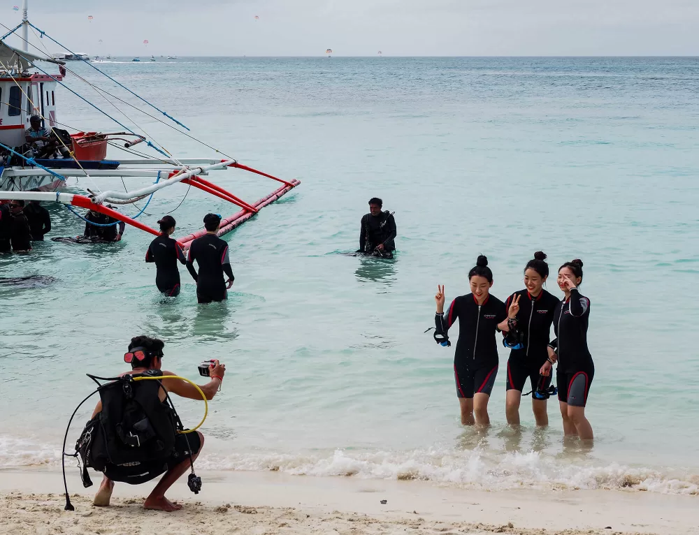 Die Insel war vor 20 Jahren noch Geheimziel für Rucksacktouristen. Heute geniessen viele asiatische Touristen das Tauchparadies.