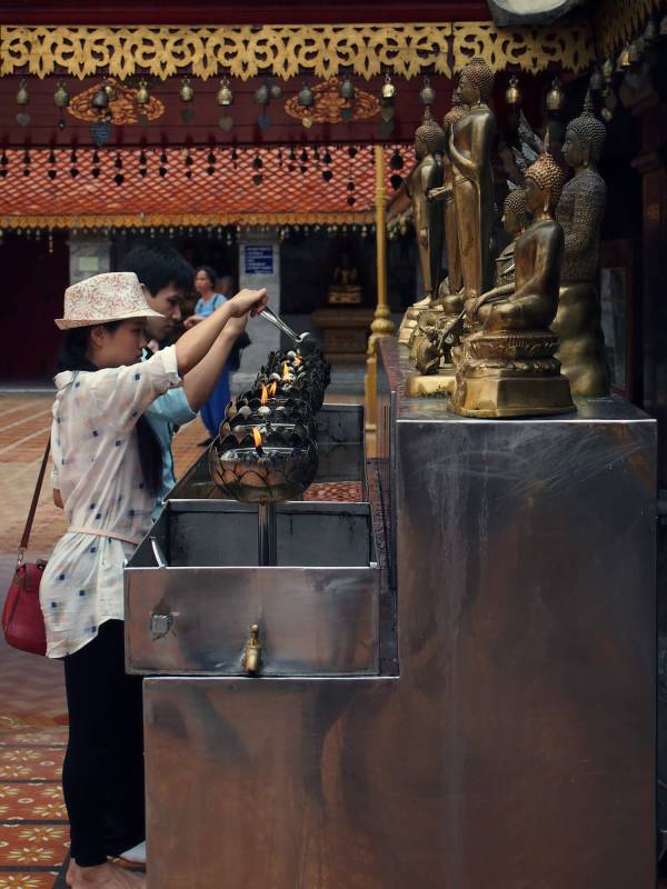 2012, Chiang Mai, Buddhaverehrung.