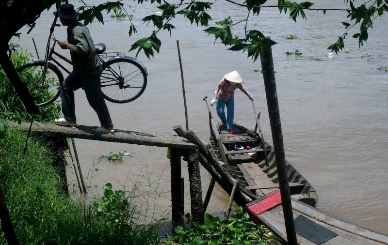 2017, Fahrrad-Transport im Mekong-Delta.