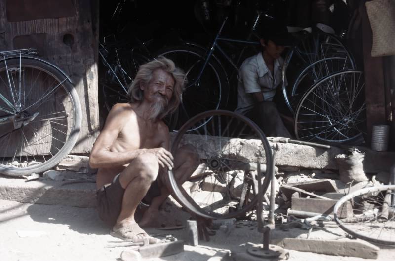 1984, HoChiMinh, auf den Strassen sah man nur Fahrräder.