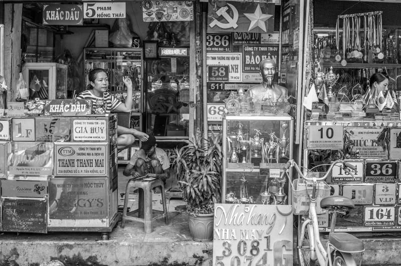 2017, Ho-Chi-Minh-Stadt, Souvenirstand mit Politik-Erinnerungen.